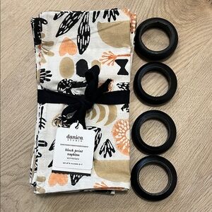 NWT Danica Studio Block Print Napkins with Wood Napkin Rings